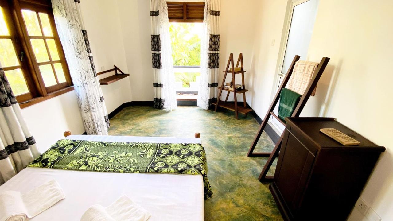 Madiha Surf House Lanka Hotel Matara Buitenkant foto