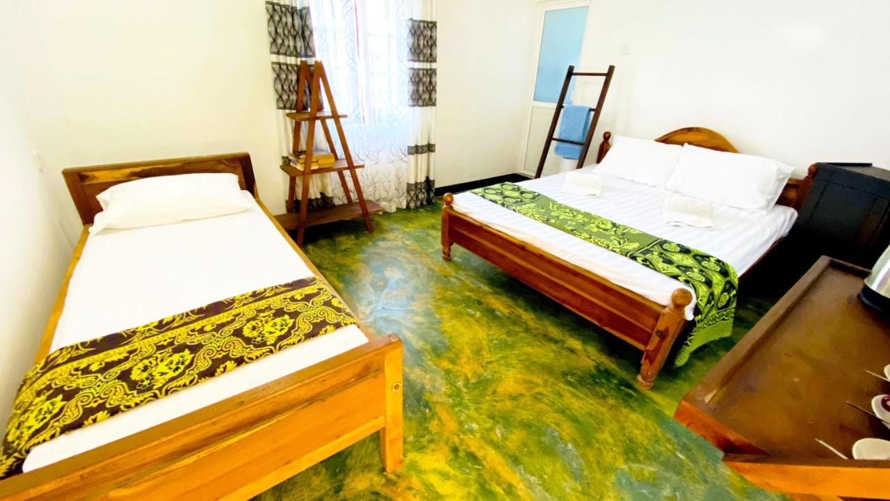 Madiha Surf House Lanka Hotel Matara Buitenkant foto
