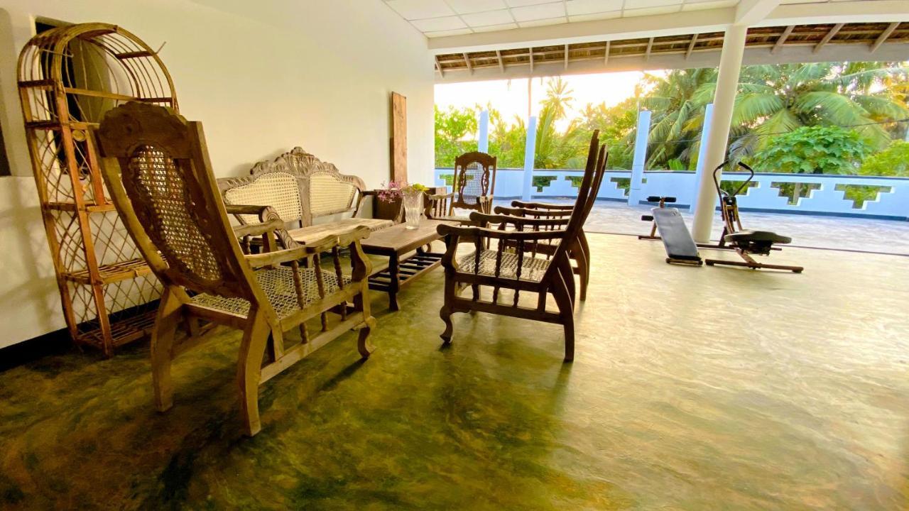 Madiha Surf House Lanka Hotel Matara Buitenkant foto