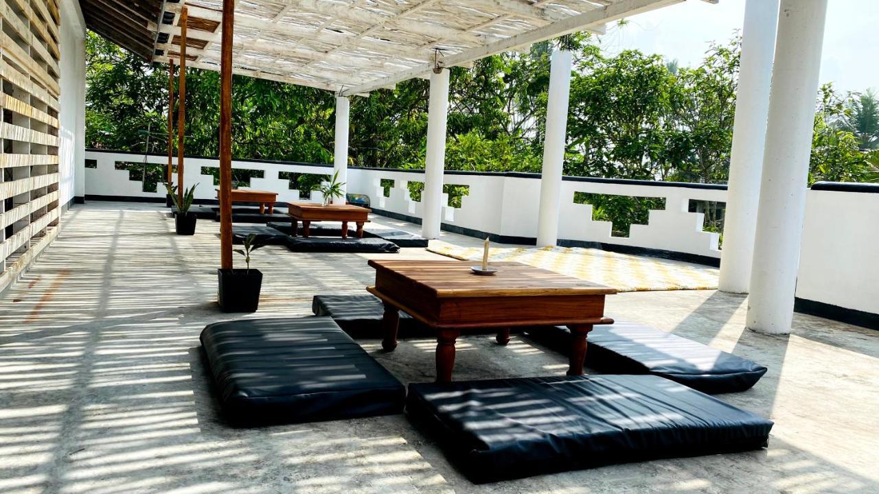 Madiha Surf House Lanka Hotel Matara Buitenkant foto