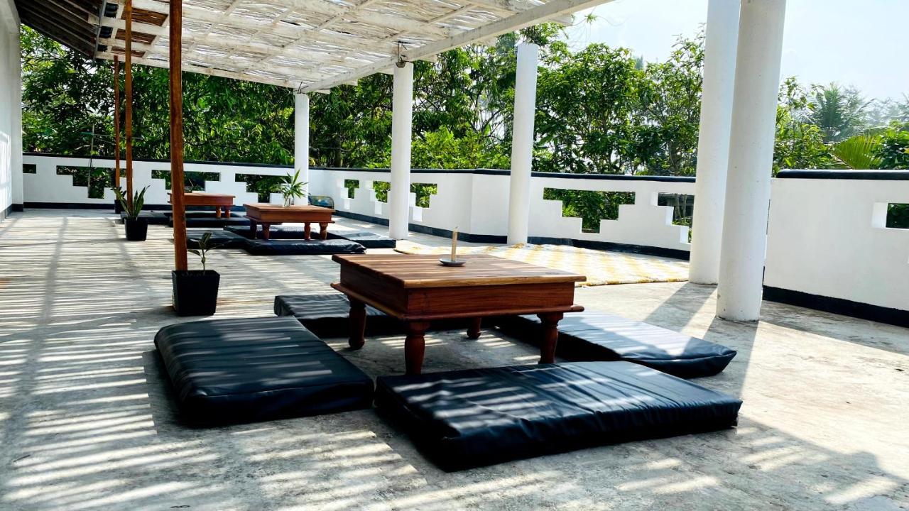 Madiha Surf House Lanka Hotel Matara Buitenkant foto
