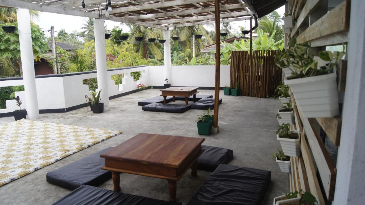 Madiha Surf House Lanka Hotel Matara Buitenkant foto